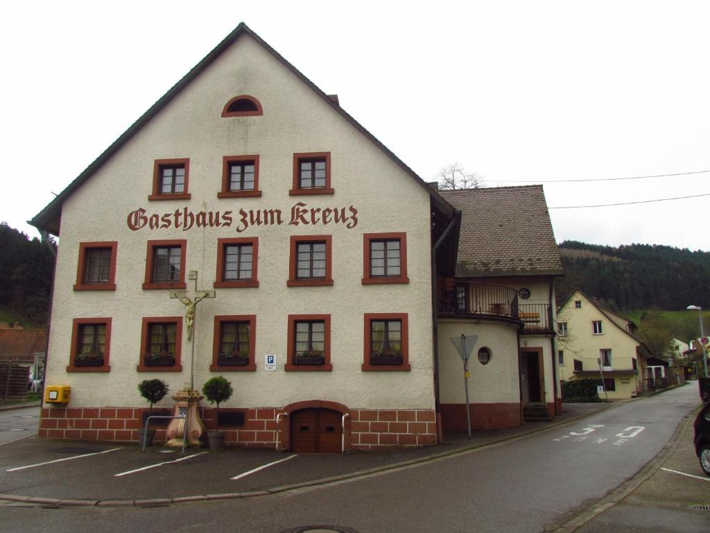 Hotel Gasthaus Zum Kreuz Fryburg Bryzgowijski Zewnętrze zdjęcie