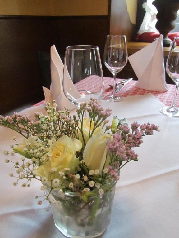 Hotel Gasthaus Zum Kreuz Fryburg Bryzgowijski Zewnętrze zdjęcie
