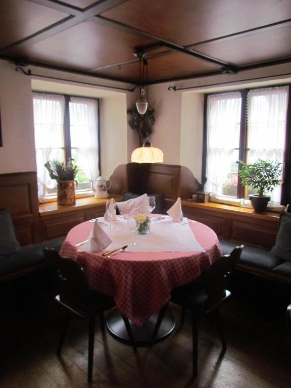 Hotel Gasthaus Zum Kreuz Fryburg Bryzgowijski Zewnętrze zdjęcie