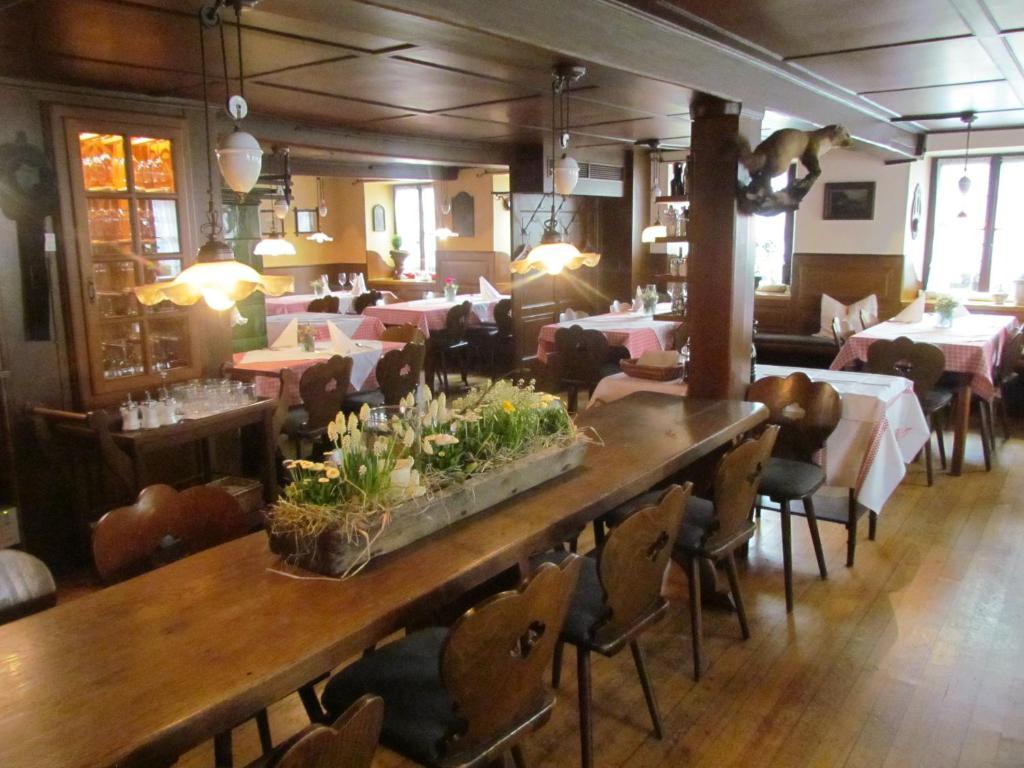 Hotel Gasthaus Zum Kreuz Fryburg Bryzgowijski Zewnętrze zdjęcie