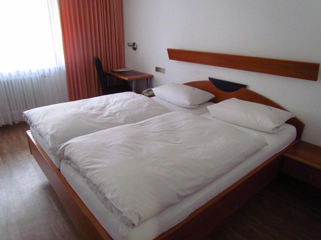 Hotel Gasthaus Zum Kreuz Fryburg Bryzgowijski Pokój zdjęcie