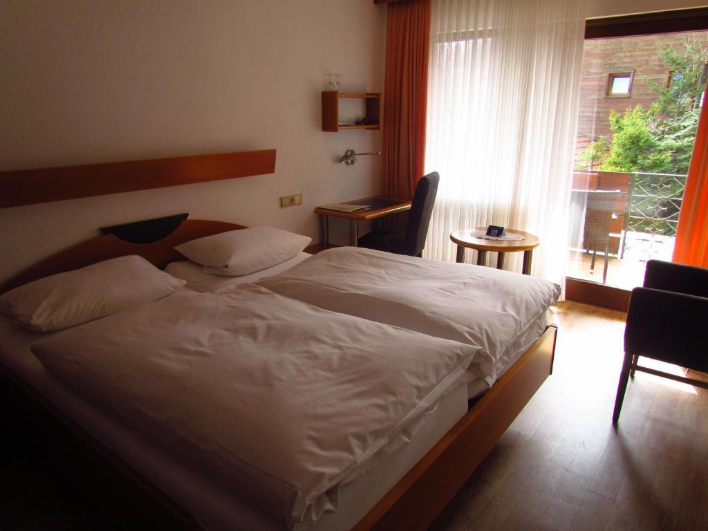 Hotel Gasthaus Zum Kreuz Fryburg Bryzgowijski Pokój zdjęcie